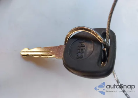 2004 Chevrolet Tahoe Ls из США, поврежденный, VIN 1GNEC13T34R212232